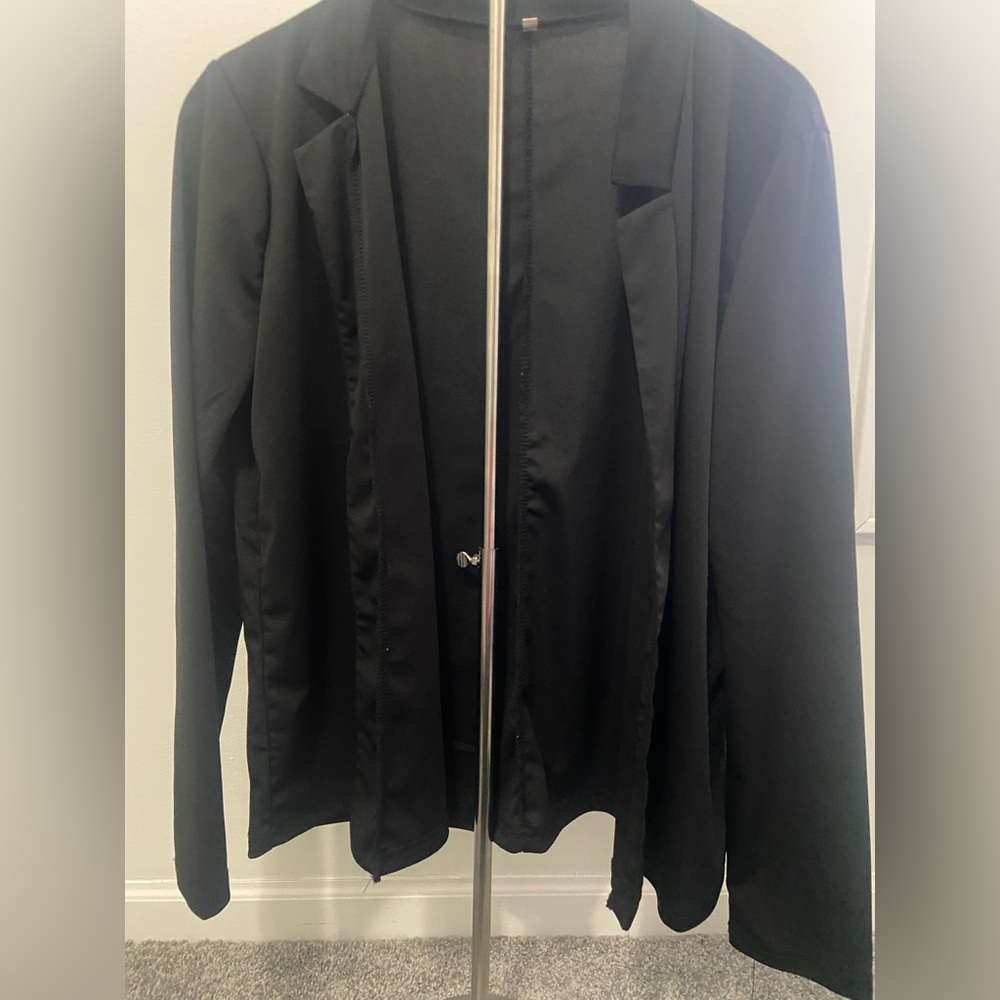 SHEIN Black Blazer